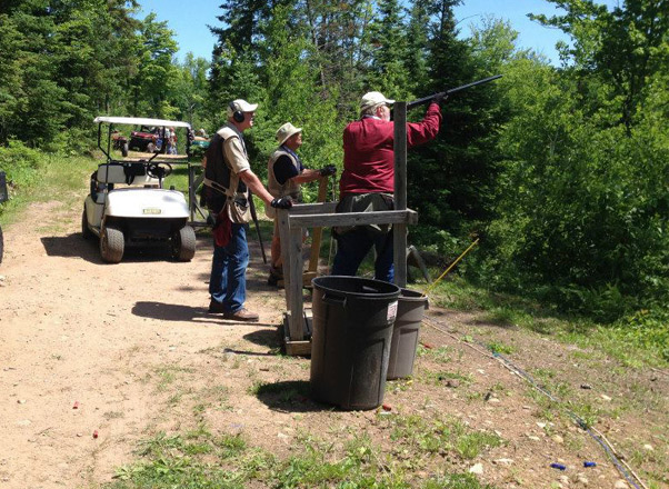 men-shooting-sporting-clay-course-medford-wi